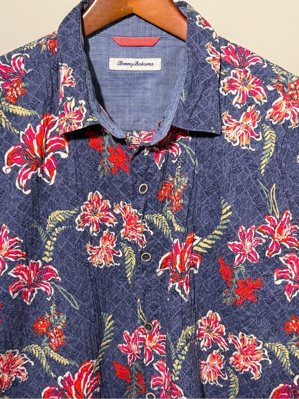 Tommy Bahama Men's Navy Floral Seersucker Short-Sleeve Island Button-Up Shirt